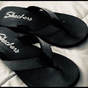Brand New Sketchers yoga mat flip flops US size 8
